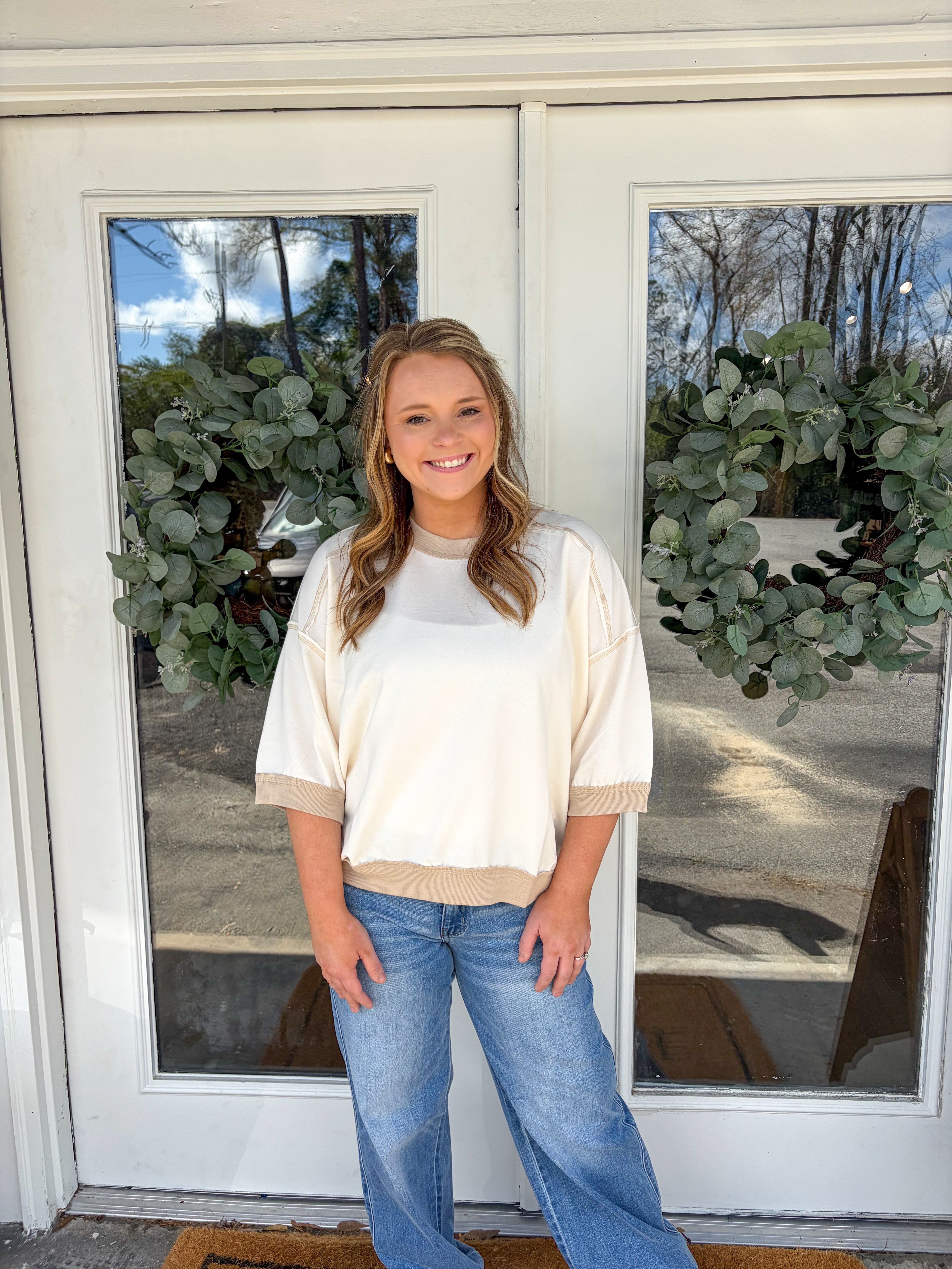 CONTRAST TRIM SHORT SLEEVE TOP