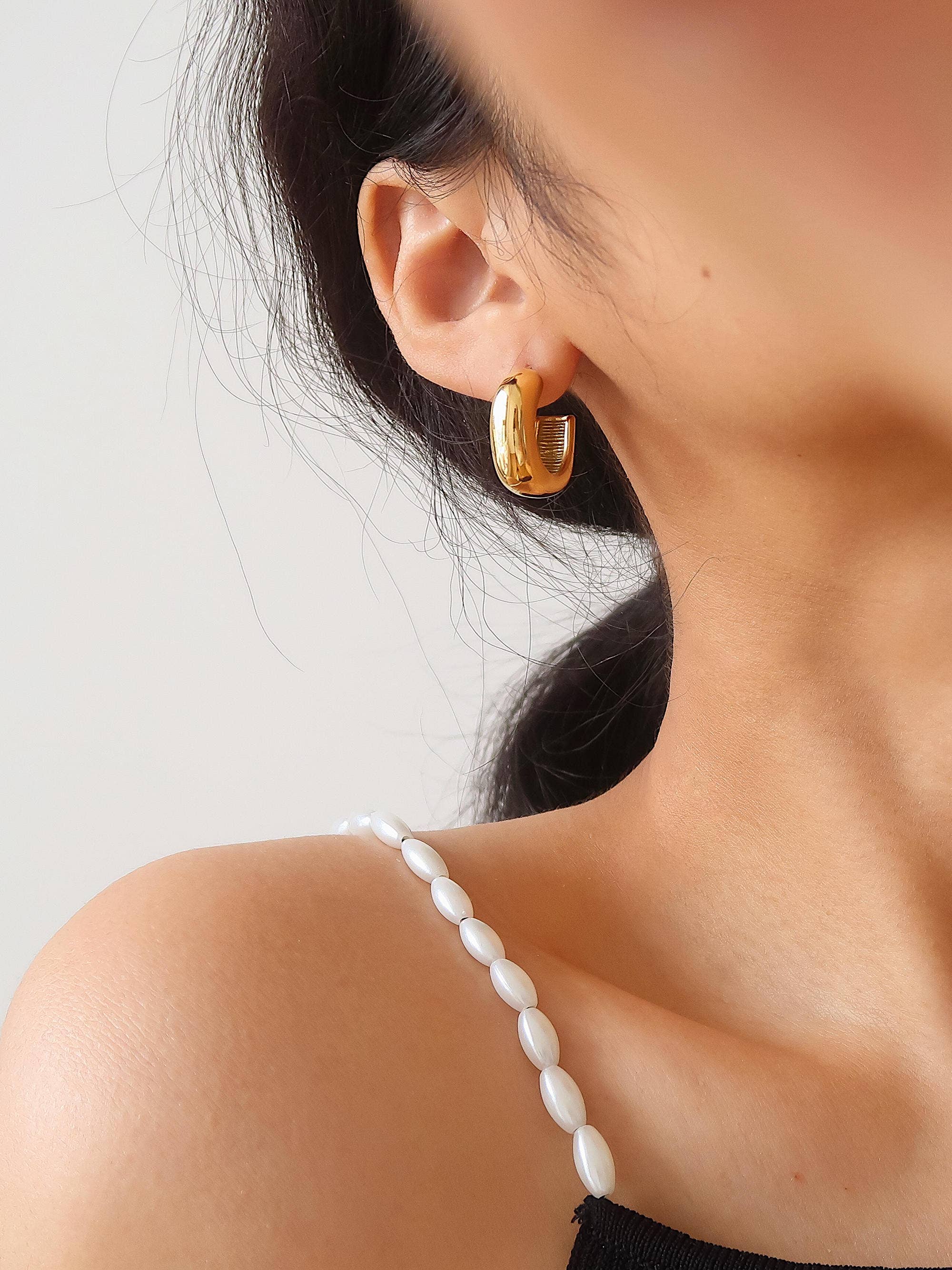 Non-Tarnish Classic C Hoop Earring