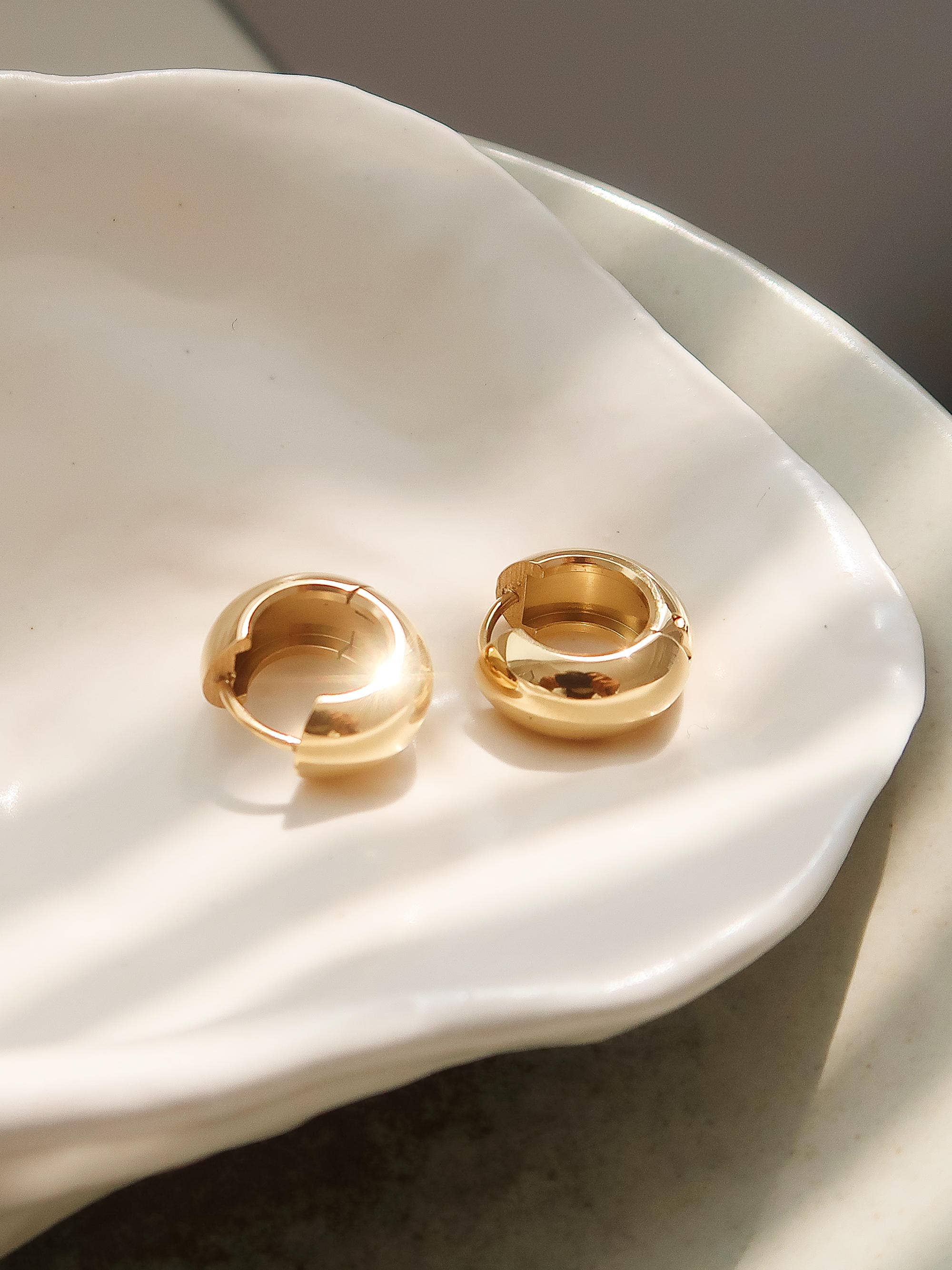 18K Non-Tarnish Small Hoop Earring