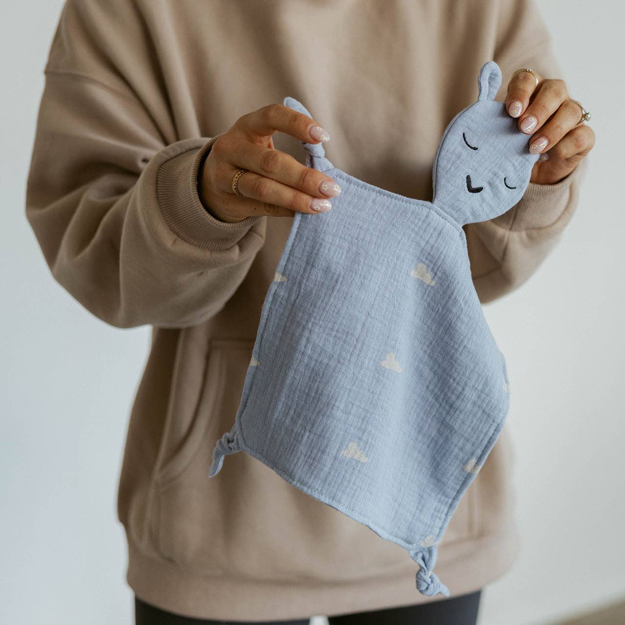 Muslin Lovey | Windy