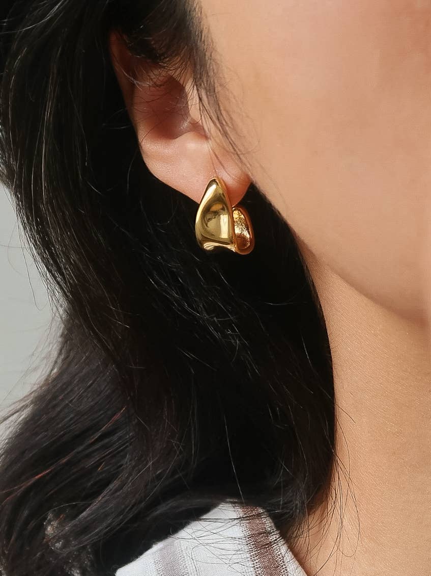 18K Gold Non-Tarnish Sculpted Hoop Earrings