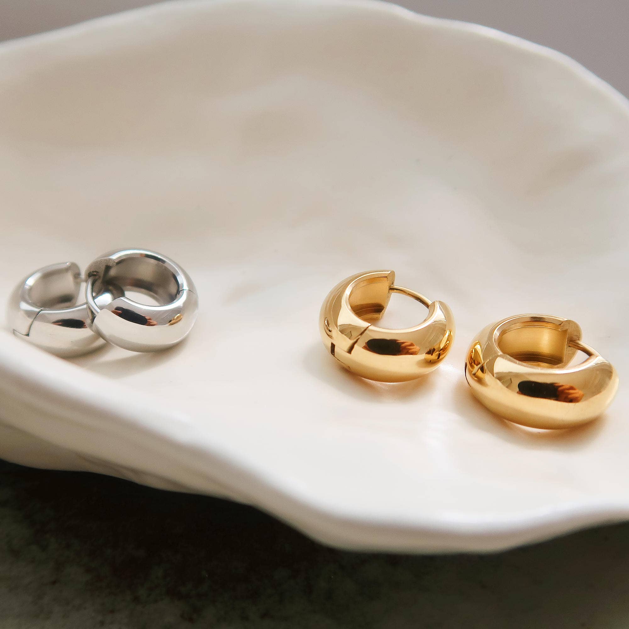 18K Non-Tarnish Small Hoop Earring