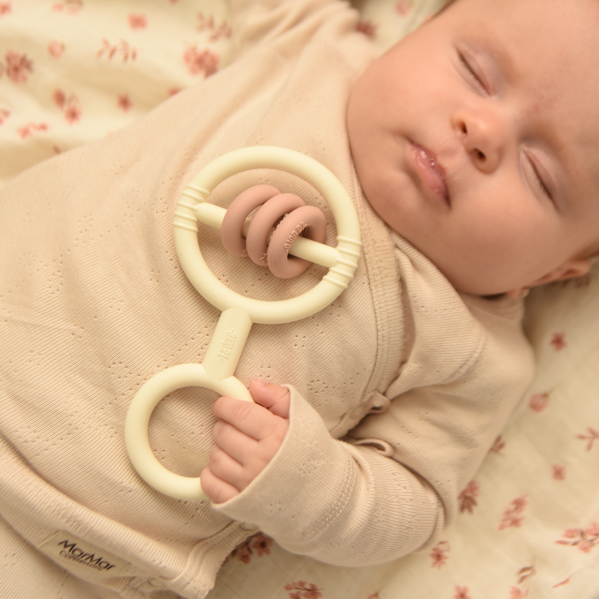 Vanilla Bebe Rattle Teether